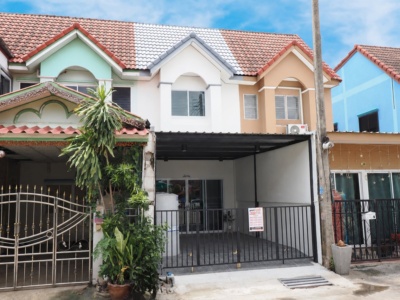 ขายราคาพิเศษ ทาวน์เฮ้าส์ 2 ชั้น ขนาด 20.2 ตร.ว ม.กลางซอยวิลเลจ2 3ห้องนอน 2ห้องน้ำ ทำเลดีมาก รีโนเวท ใหม่ทั้งหลัง พรีเมี่ยม พร้อมเฟอร์ ครบทุกสิ่ง เข้าอยู่ได้ทันที [ลำลูกกา – คลอง4]